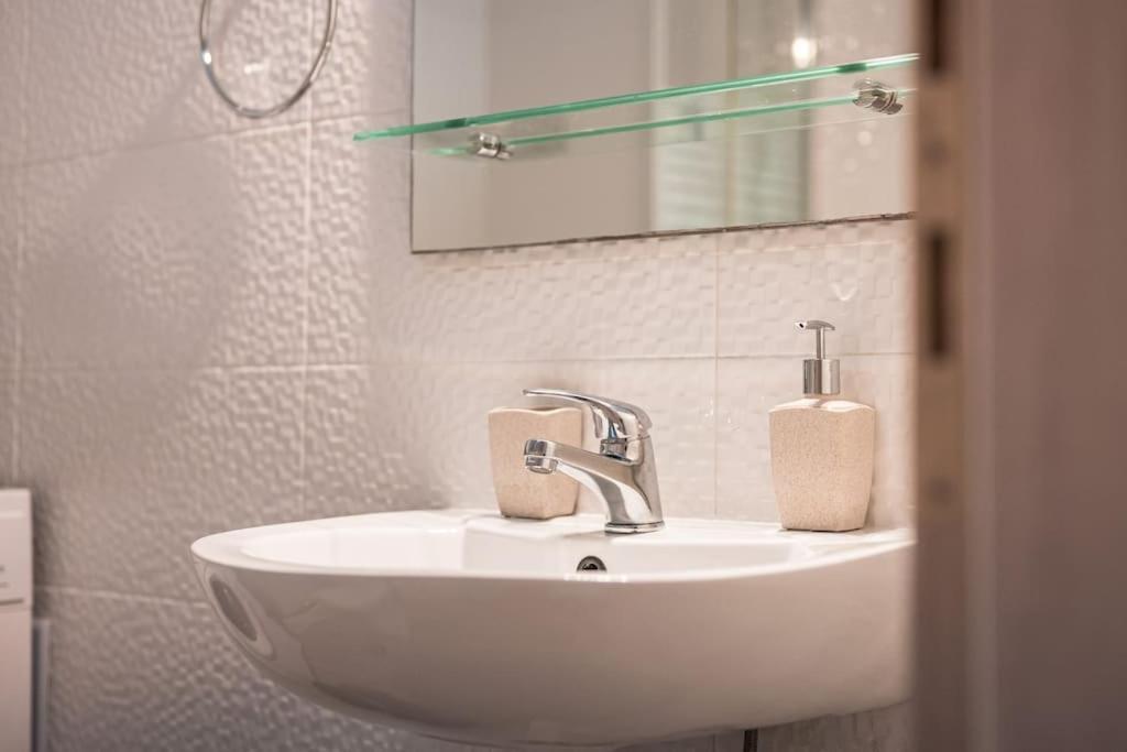 Effie'S Two Bedroom Apartment Нафплион Екстериор снимка